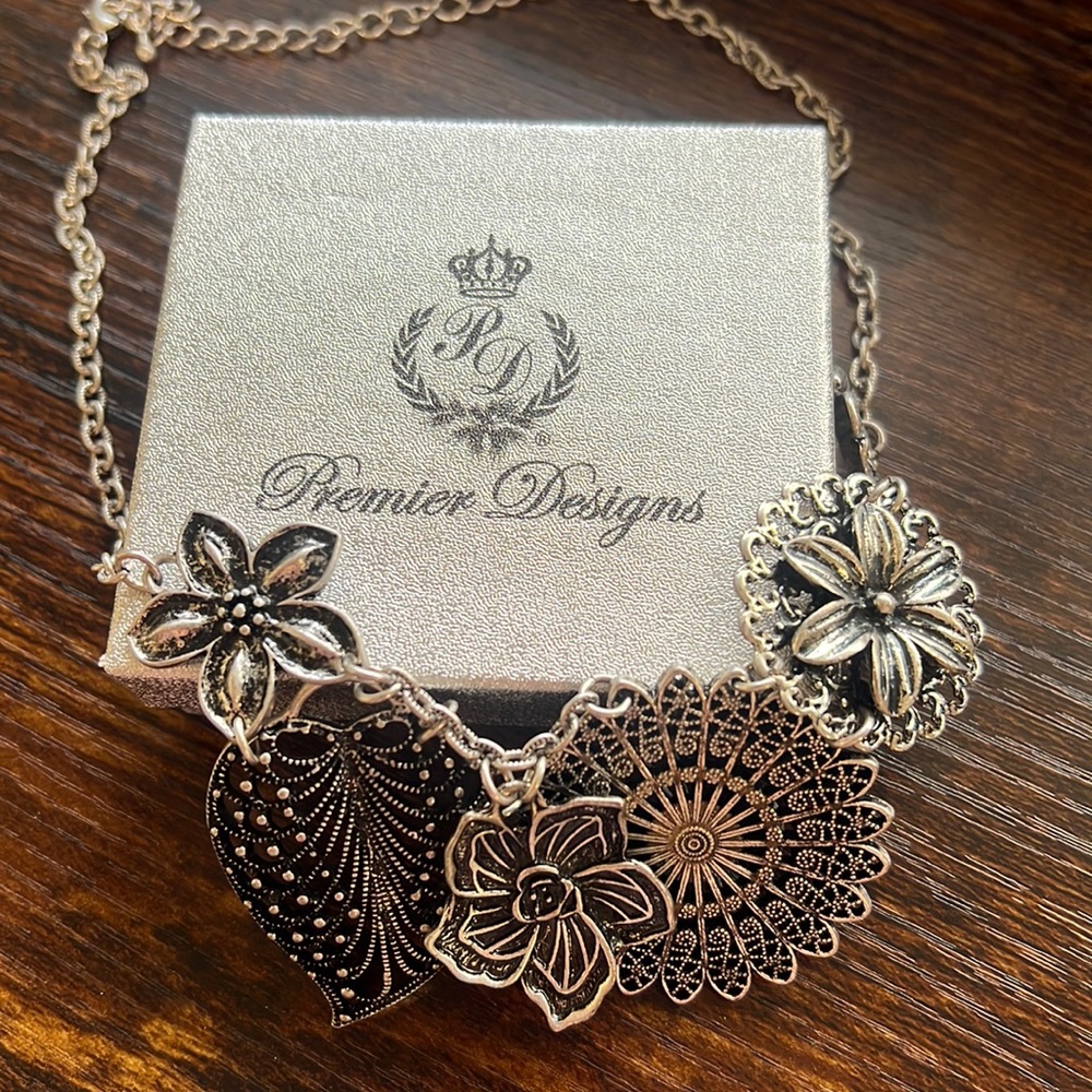 Premier Designs Botanical Necklace - Adjustable 17” min to 21 1/4” max